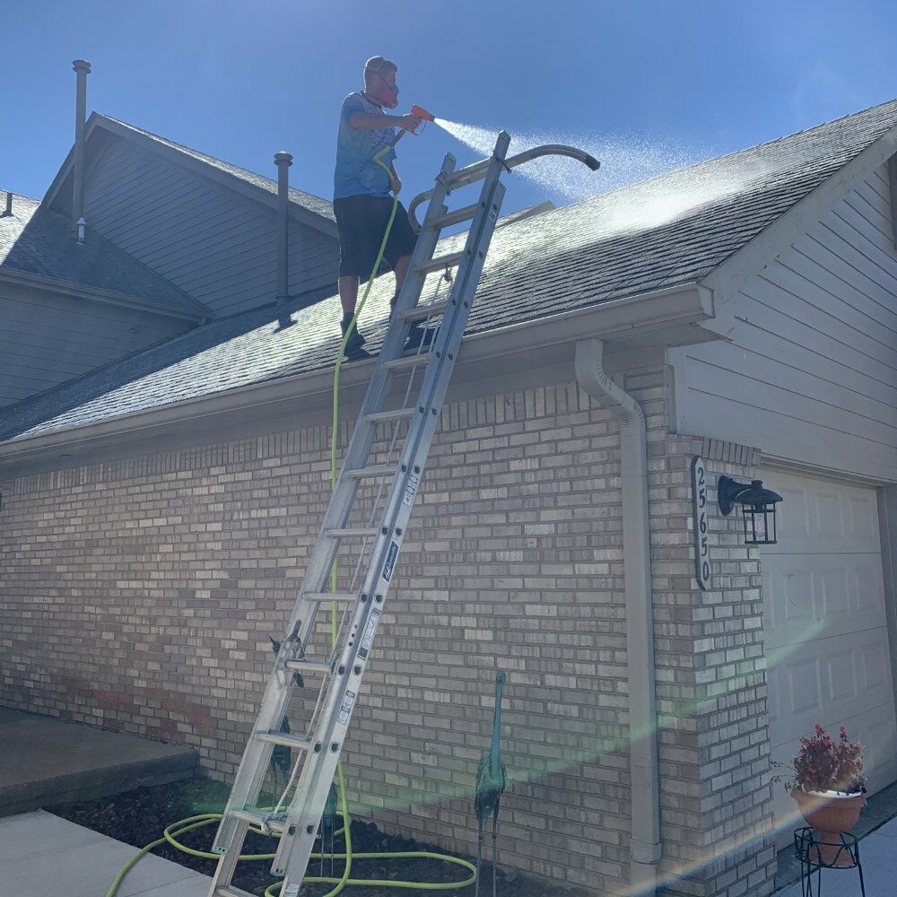 Roof Cleaning Macomb County